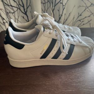 Adidas Sneakers